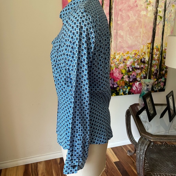 Ladies Van Husen Blouse. Blue/Navy/White. Fitted. BNWT. Sz M - Picture 3 of 6